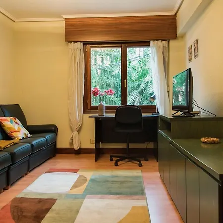 Centrico 2h Landeta Apartment